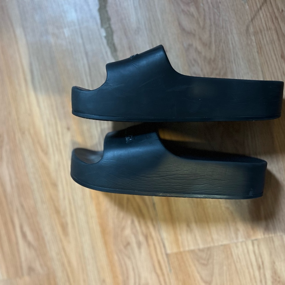 Balenciaga chunky slide sandals . - Picture 2 of 4